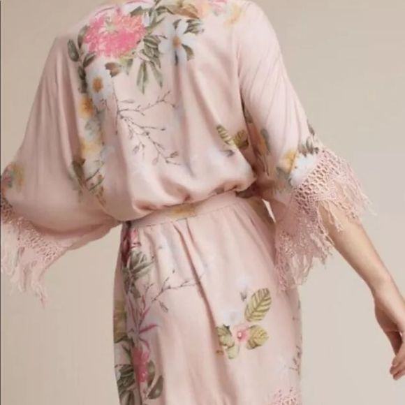 BHLDN Plum Pretty Sugar Hibiscus Floral Robe Kimono Fringe Trim Blush - Picture 4 of 5